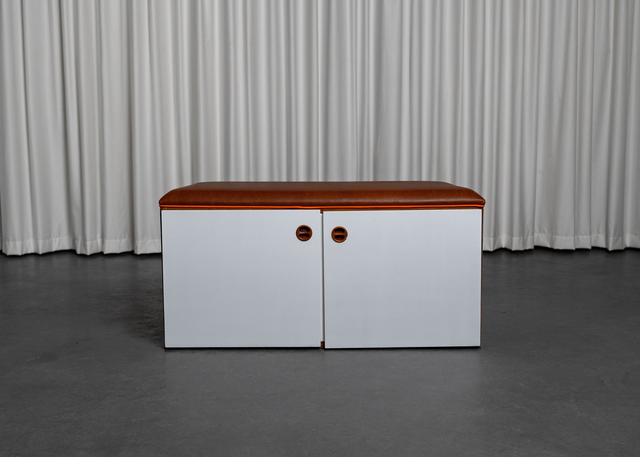 Meuble de rangement banquette vintage