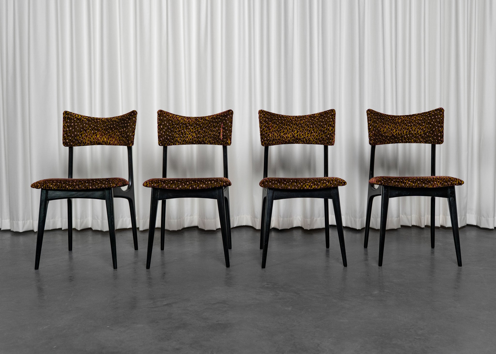 Set de 4 chaises modernistes dans le style d'Alfred Hendrickx