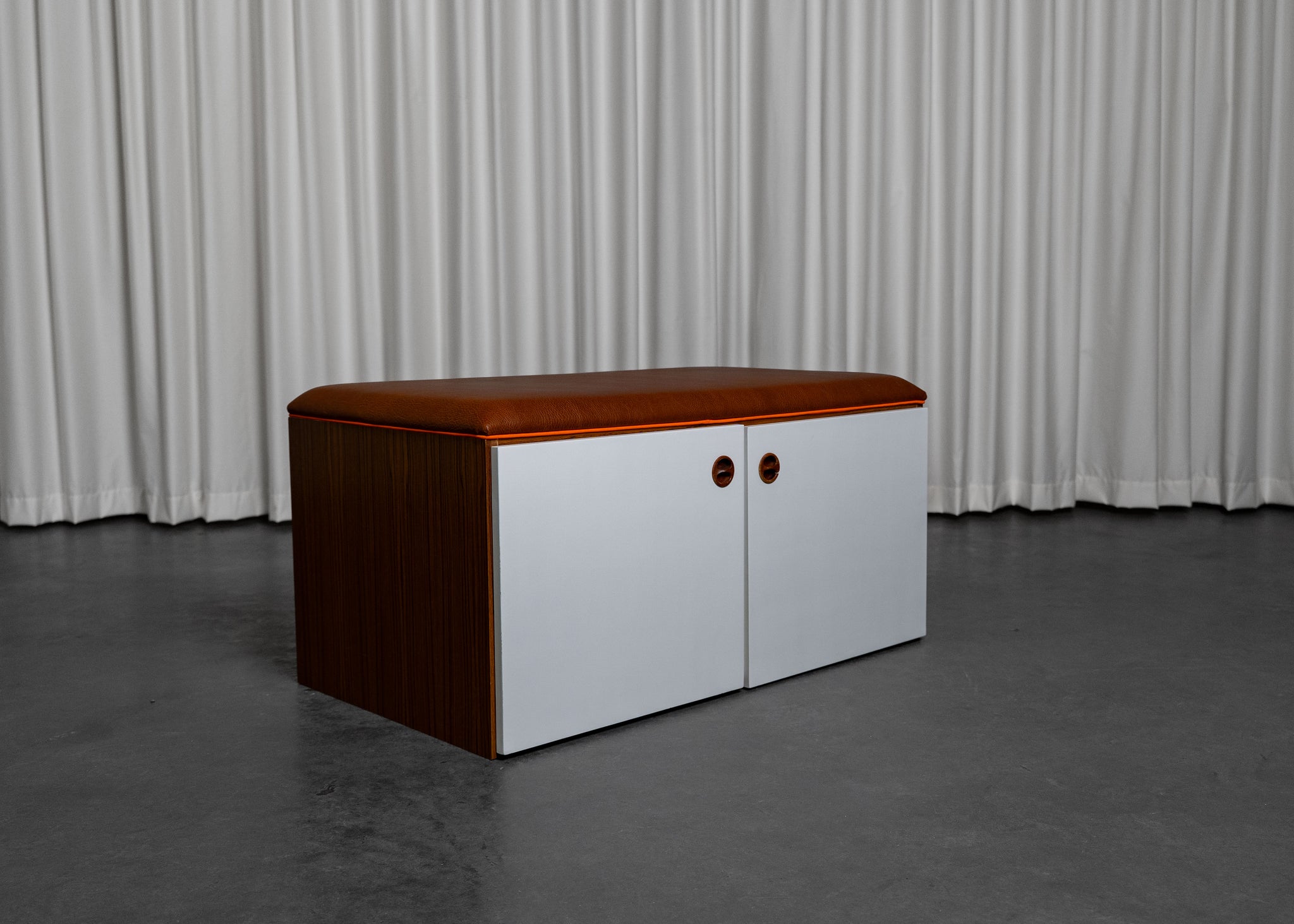 Meuble de rangement banquette vintage