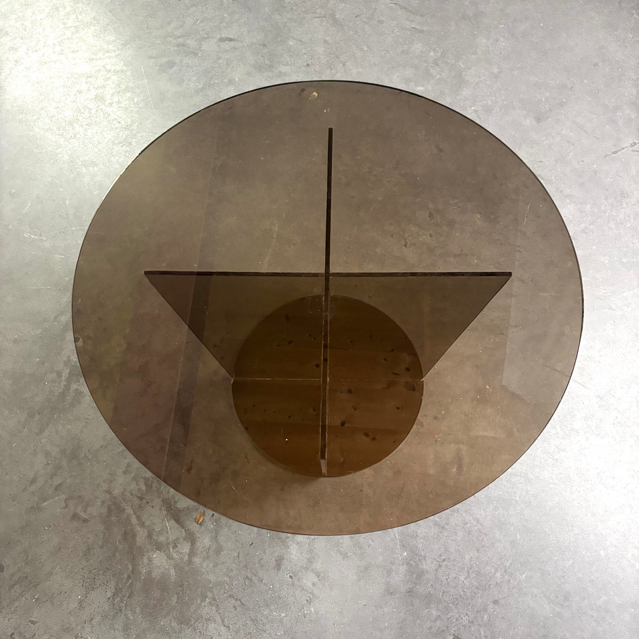 Table basse en verre fumé