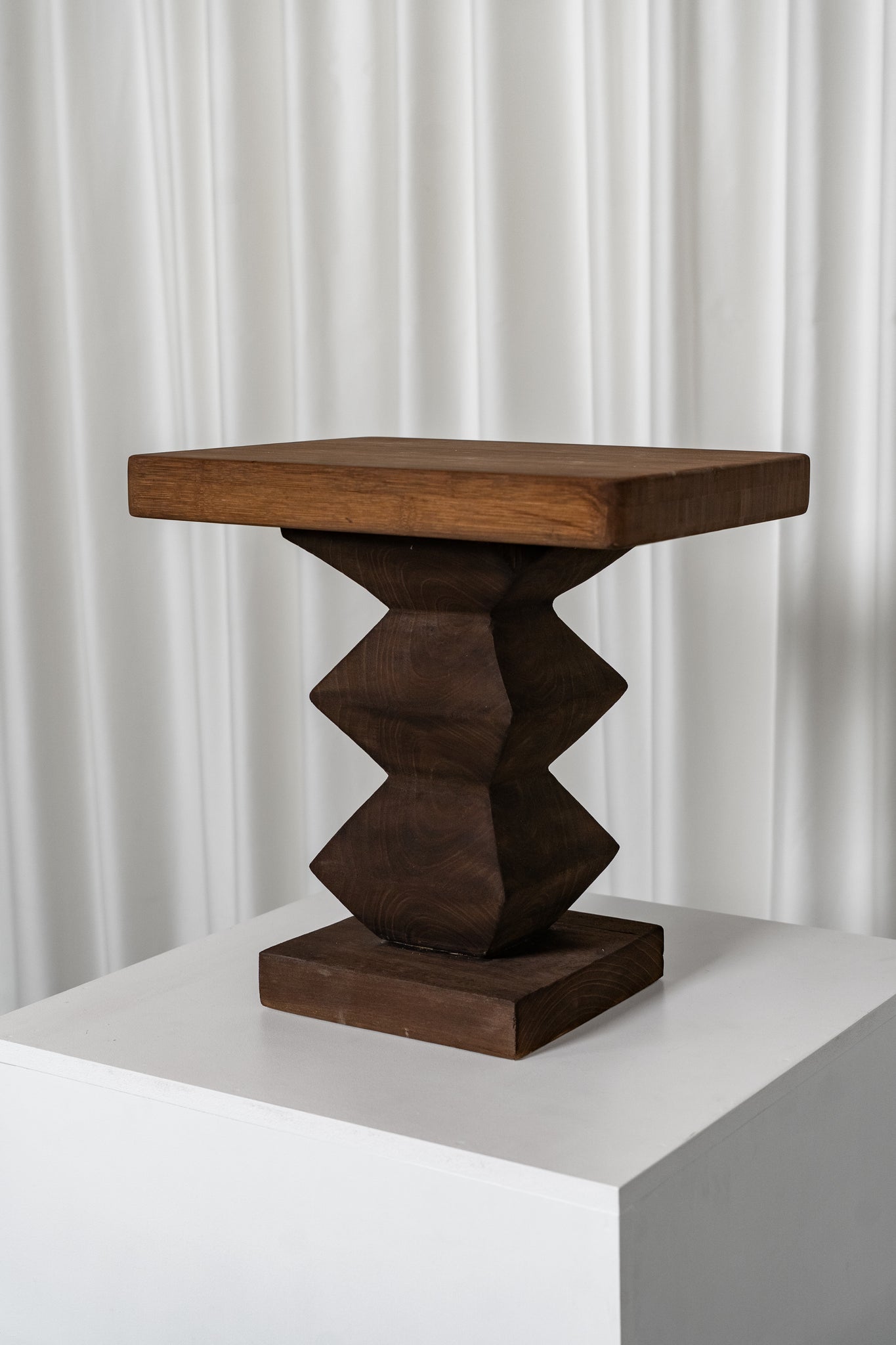 Table d'appoint en bois