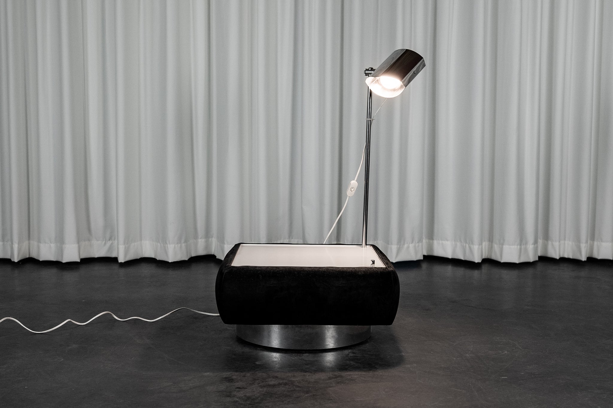 Lot de 2 tables d'appoint avec lampe intégrée