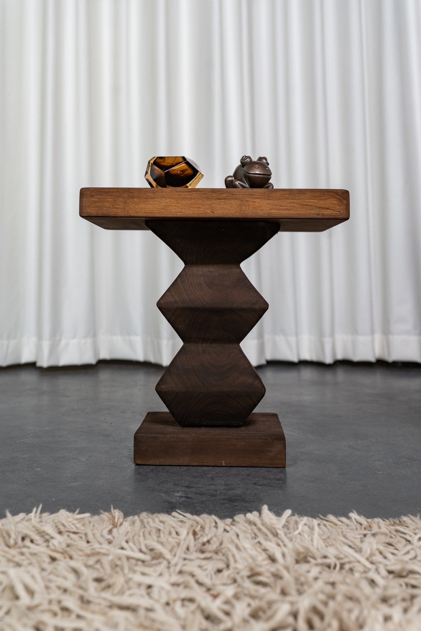 Table d'appoint en bois
