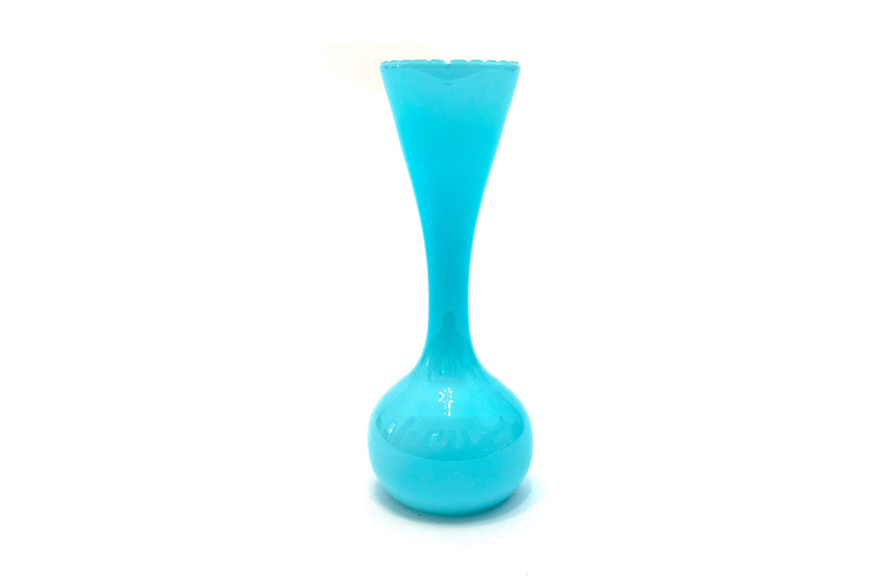 Vase bleu en verre opalin