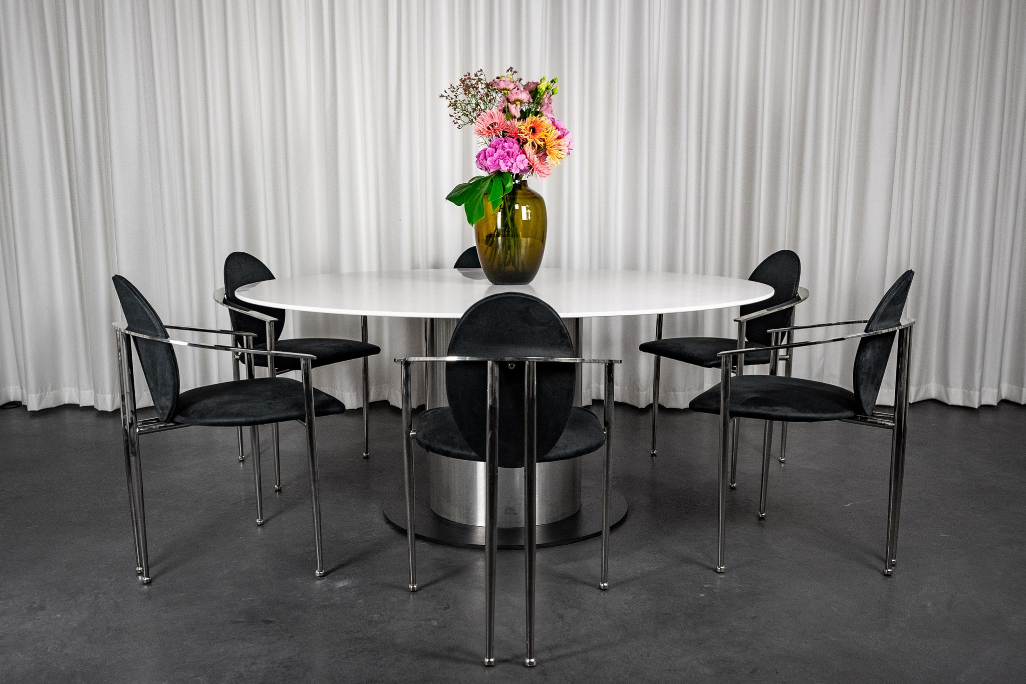 Table ronde à fut central
