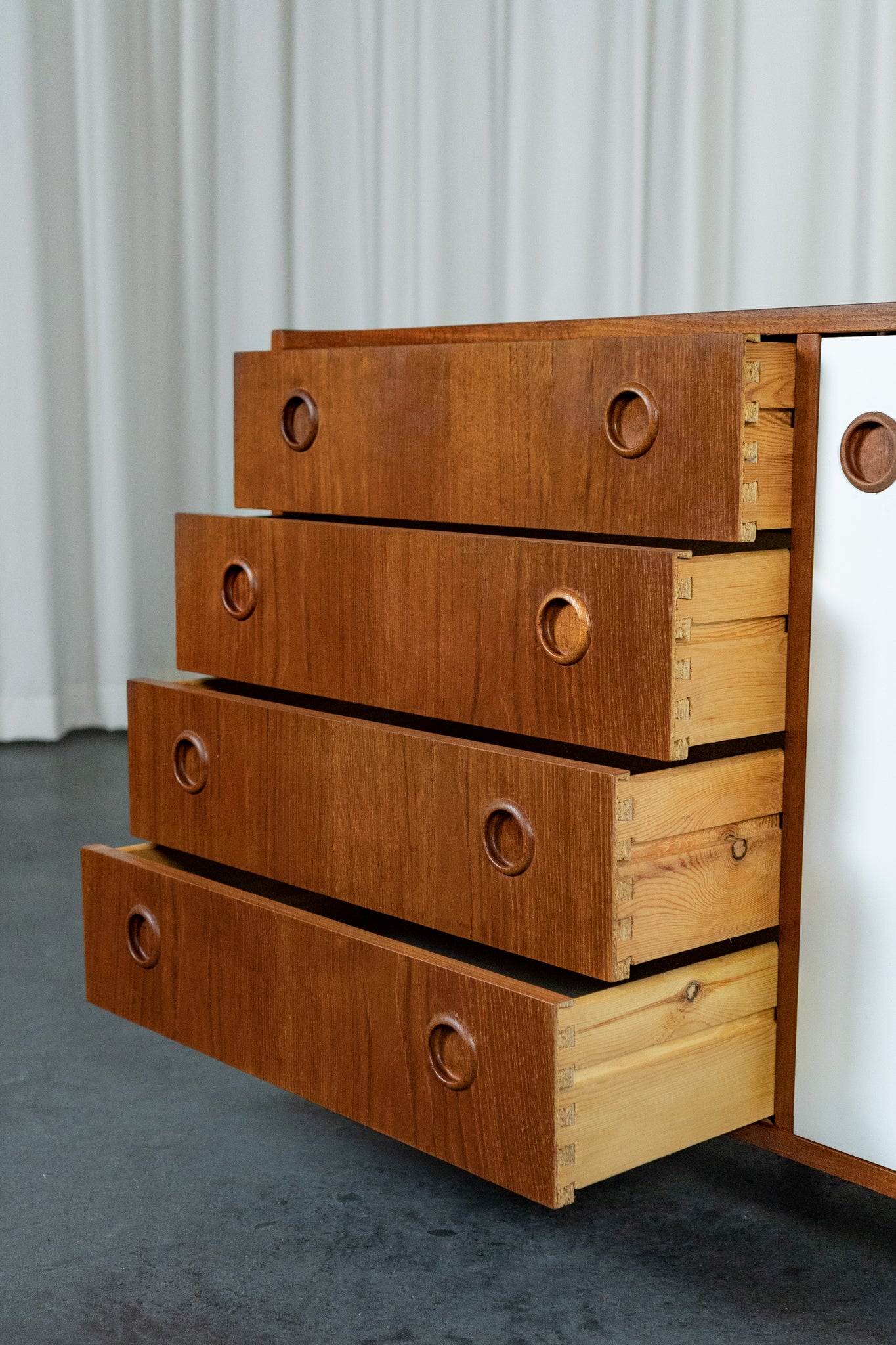 Sideboard en teck par HW Klein pour Bramin, Danemark, 1960