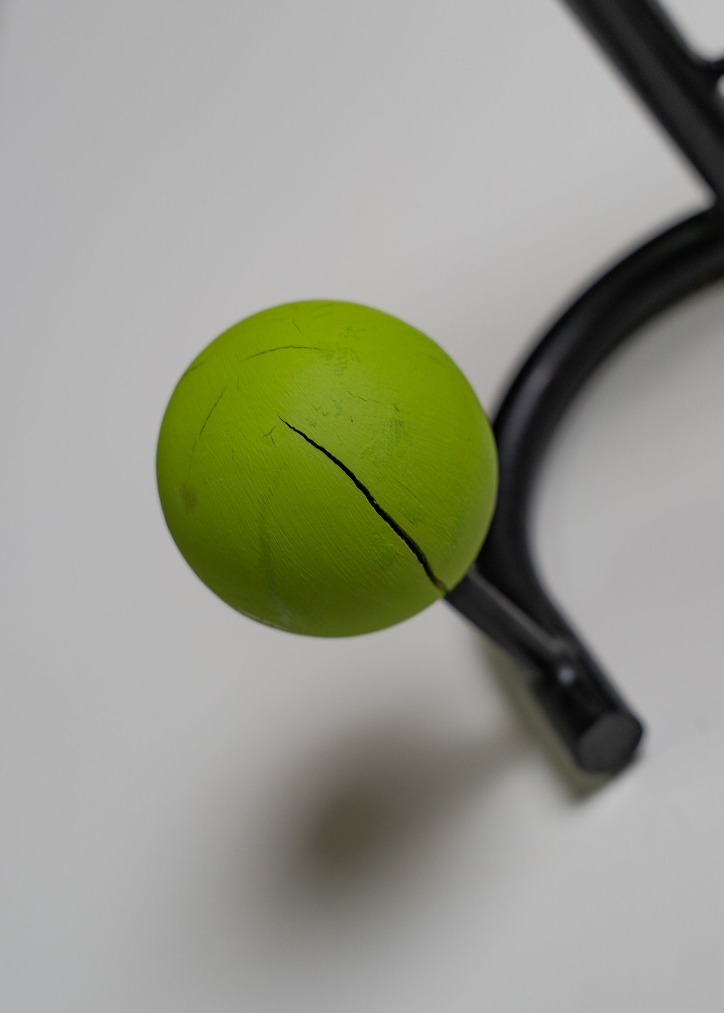 Porte manteau mural Mathieu Matégot, France, 1950