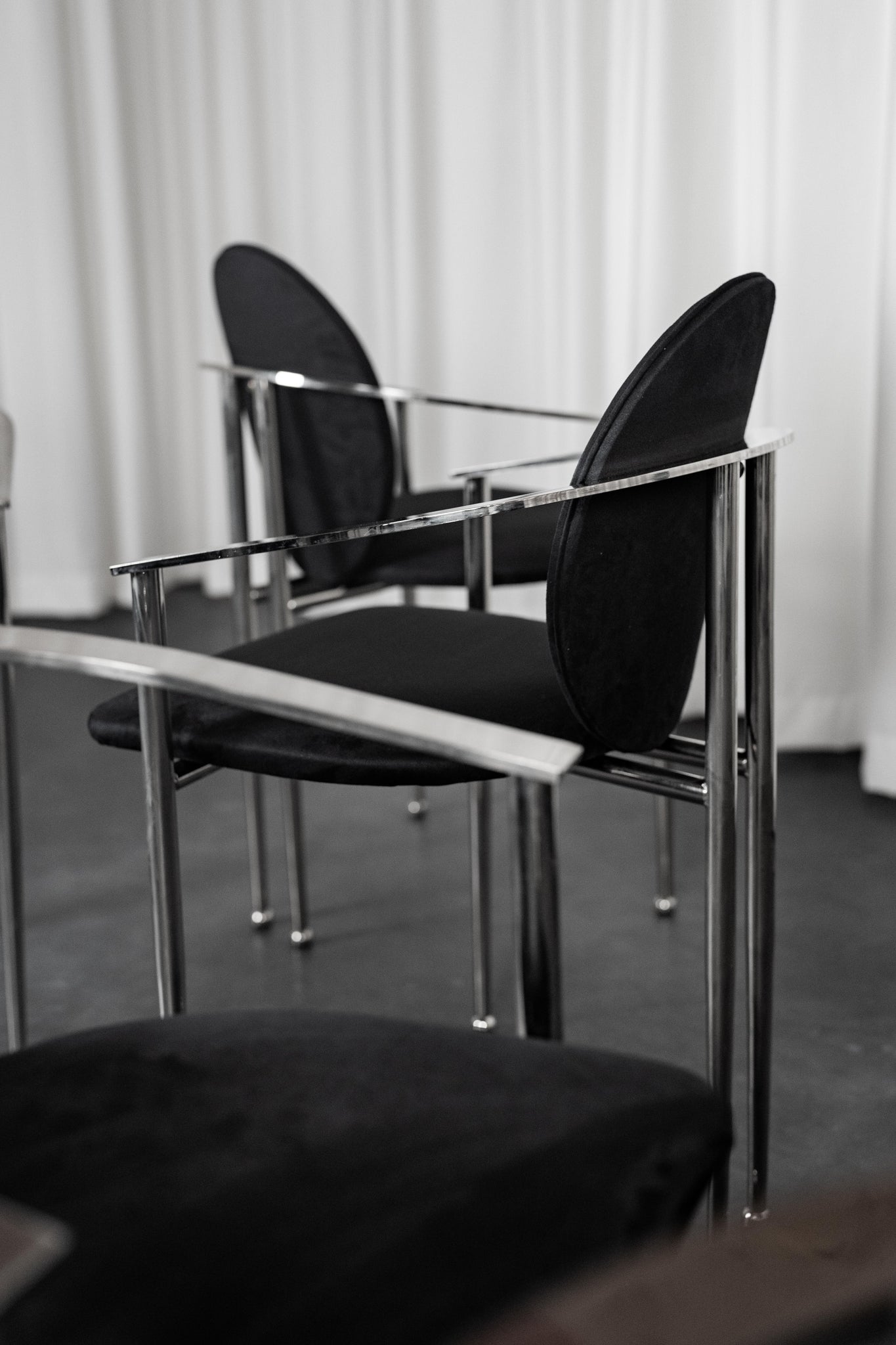Suite de 8 chaises de salle à manger, Belgo Chrom, Belgique 1980