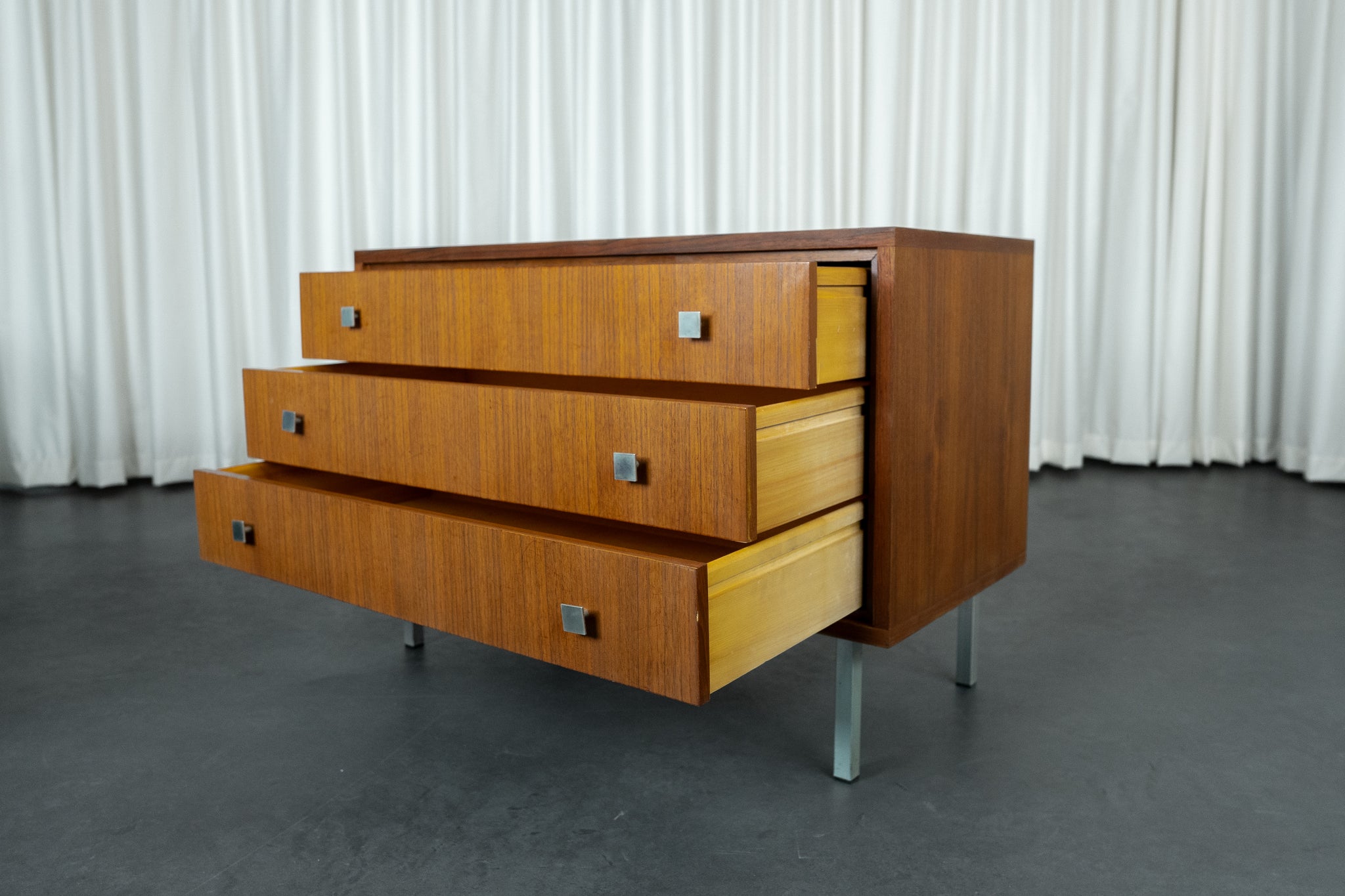 Commode Mid Century