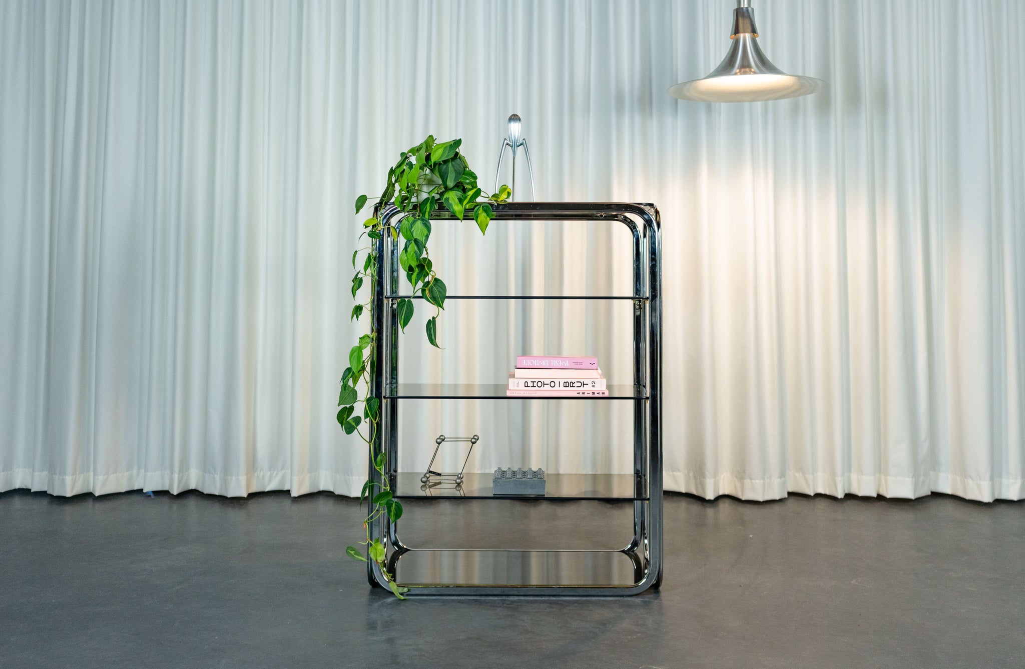 Etagère tubulaire chromée