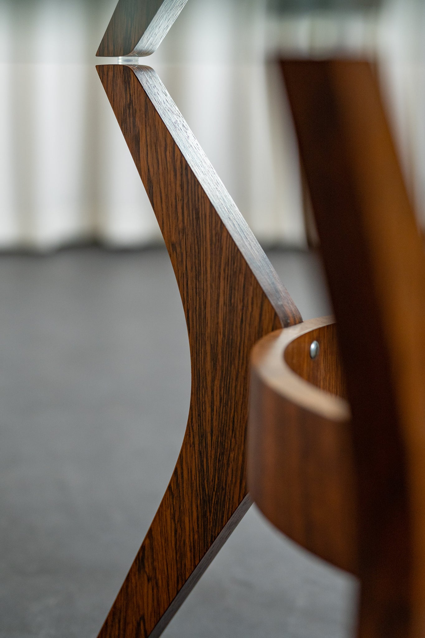 Table basse ronde pied araignée Mid Century