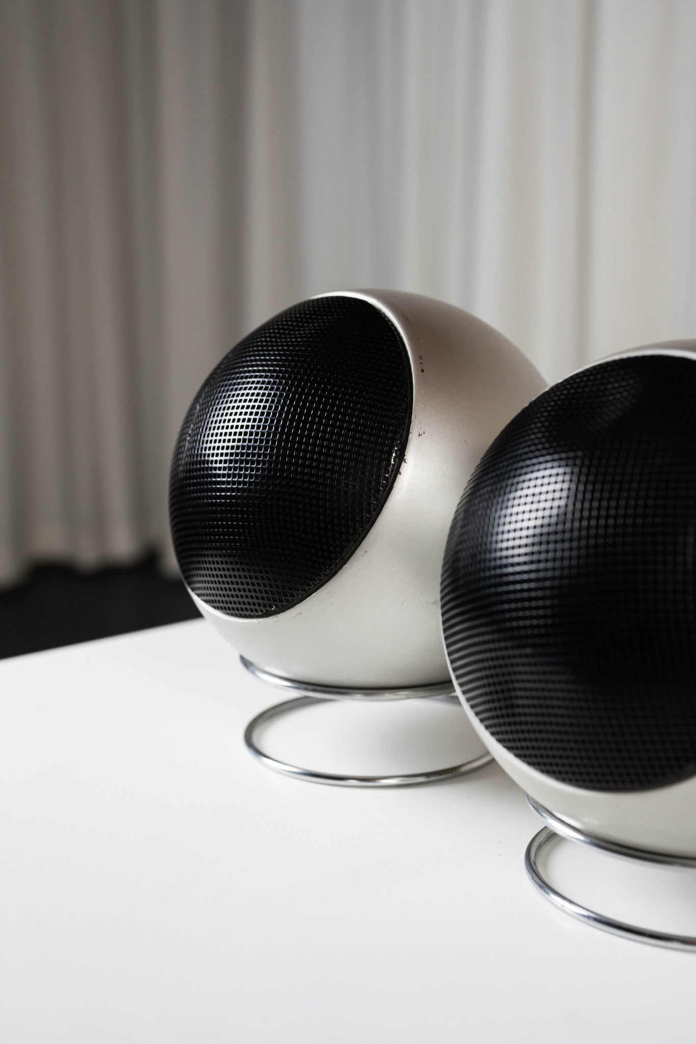 Enceintes stéréo sphériques Grundig Audiorama 210, 1970