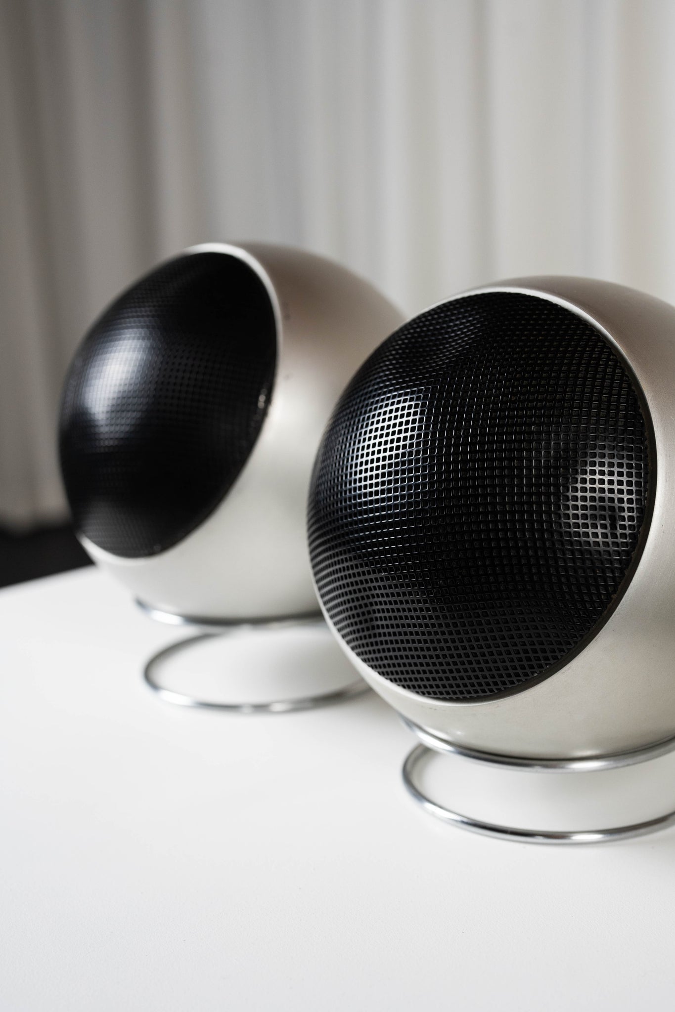 Enceintes stéréo sphériques Grundig Audiorama 210, 1970