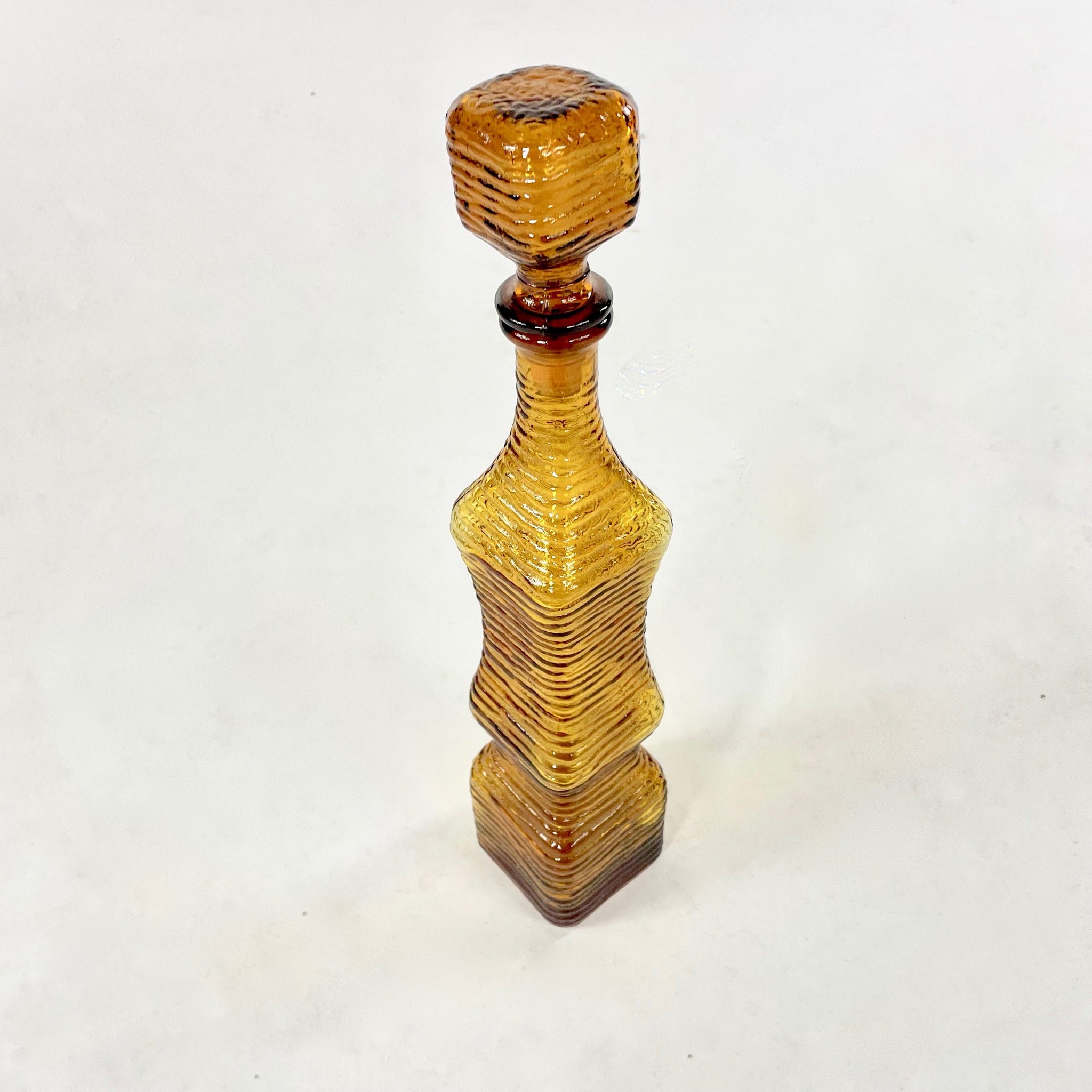 Bouteille de Génie jaune ambrée en verre d'Empoli, Italie, Mid Century
