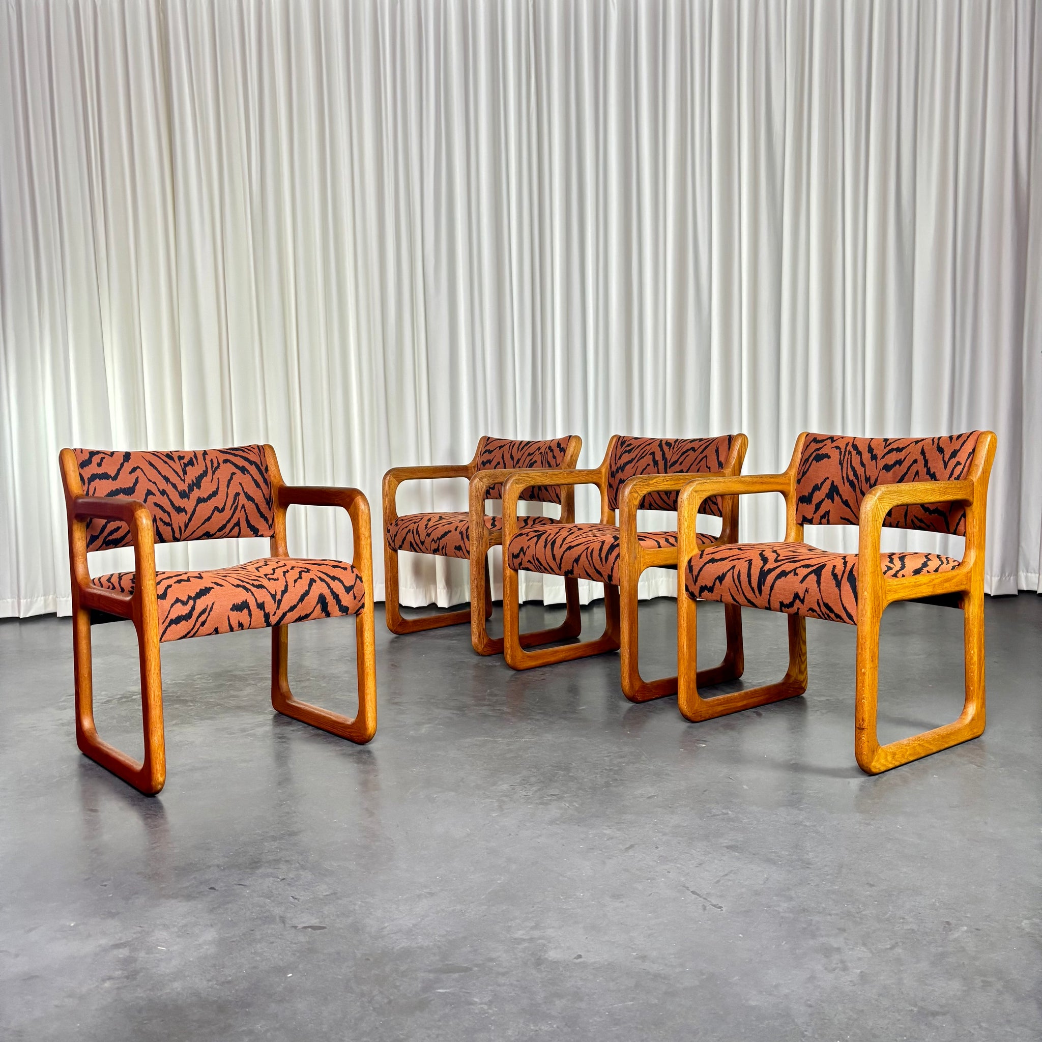 Set de 4 chaises traineau scandinave en teck