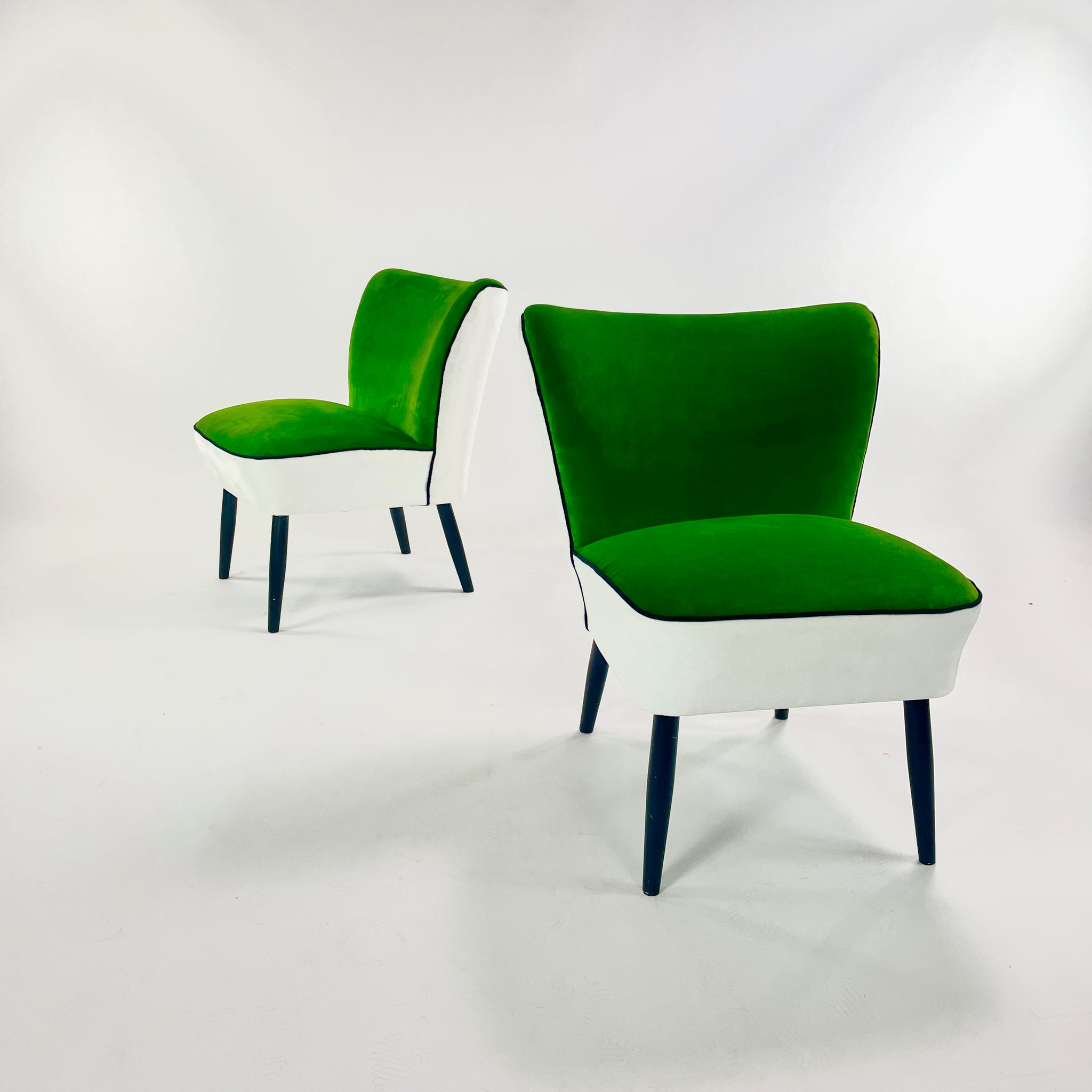 Paire de fauteuils cocktail bicolore