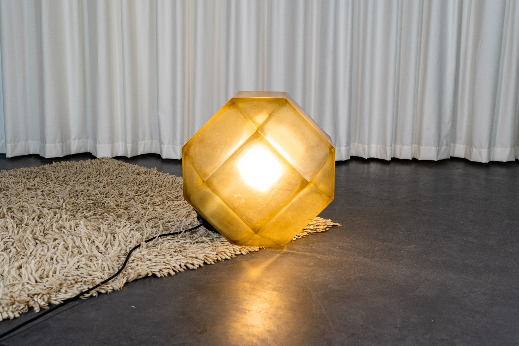 Suspension lumineuse industrielle en Plexiglass