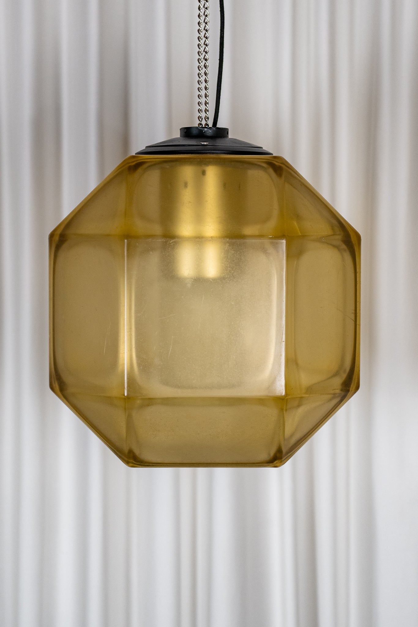 Suspension lumineuse industrielle en Plexiglass