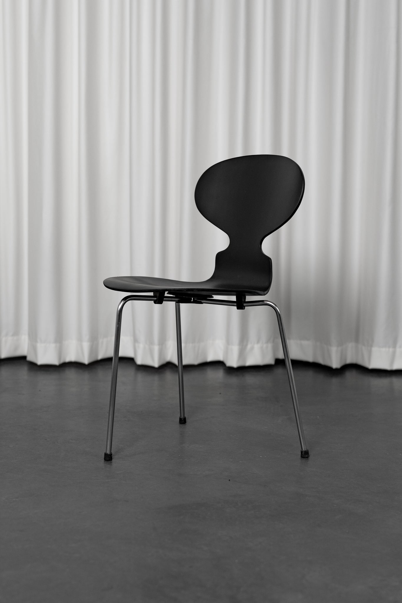 Chaise fourmis tripode Arne Jacobsen pour Fritz Hansen