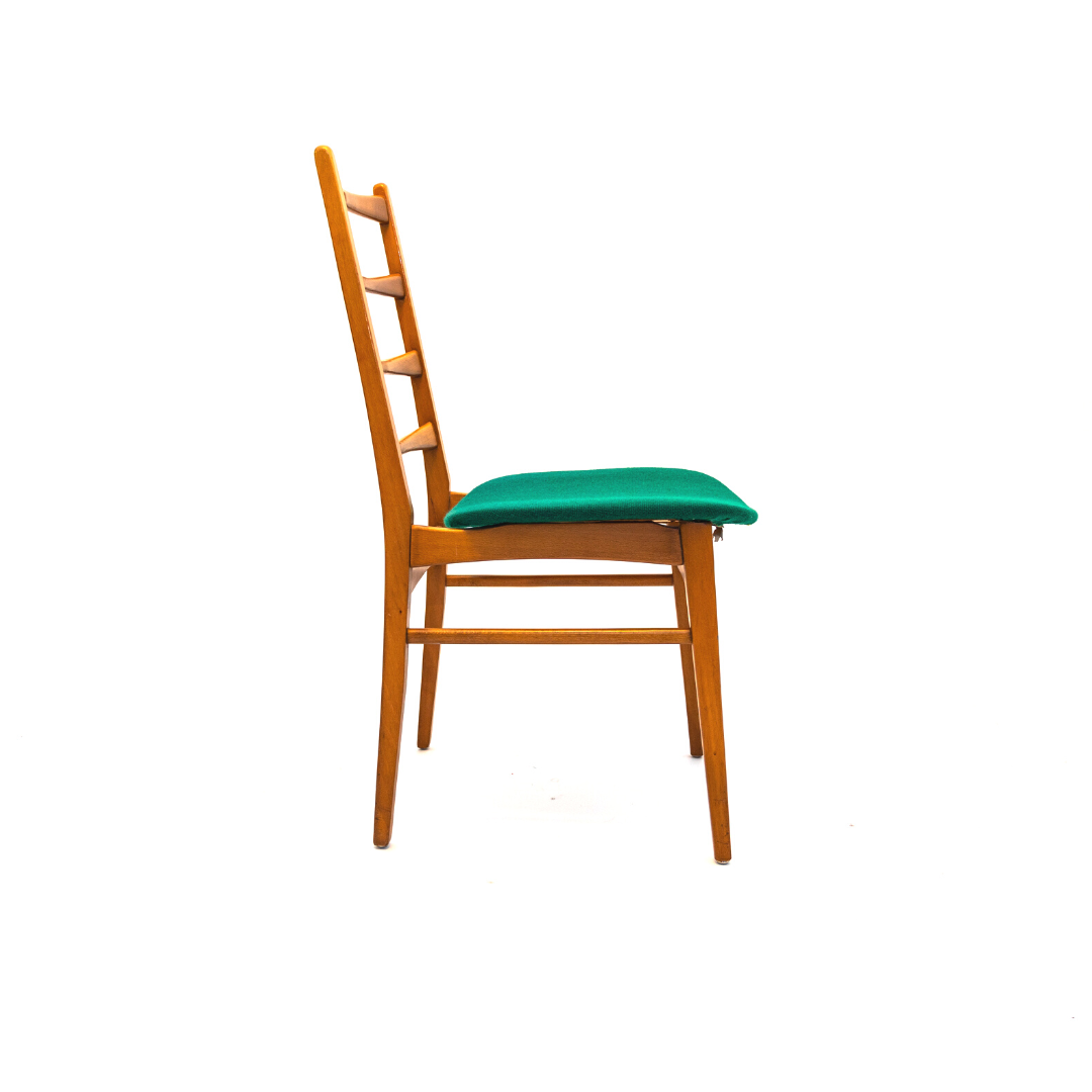 Suite de 4 chaises vintage de style scandinave