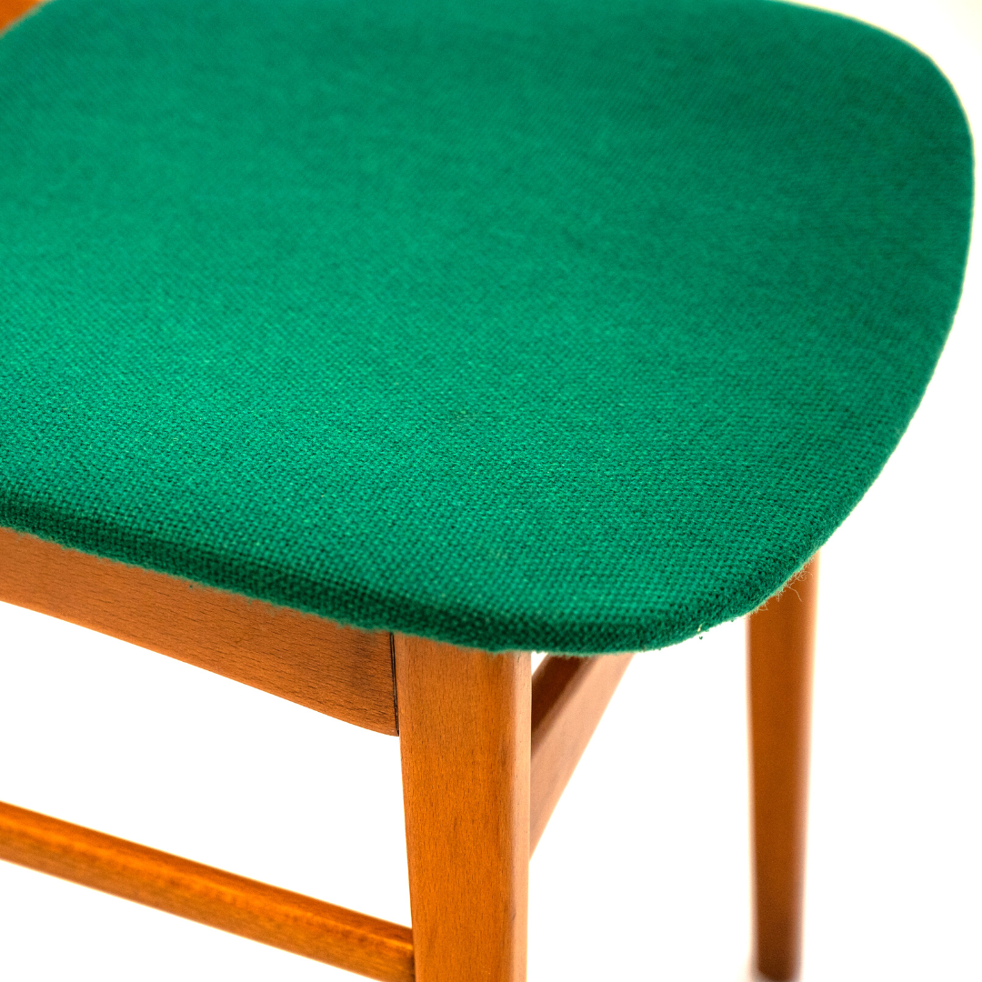 Suite de 4 chaises vintage de style scandinave